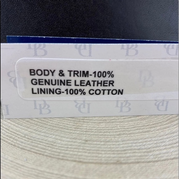 Dooney & Bourke T’Moro Brown Leather Card Holder Sample. Great stocking stuffer! - Picture 5 of 10